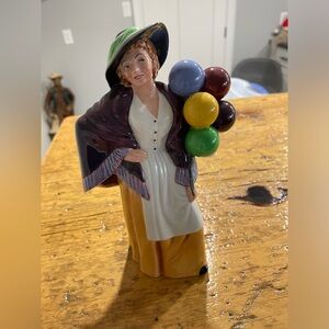Royal Doulton - Balloon Lady